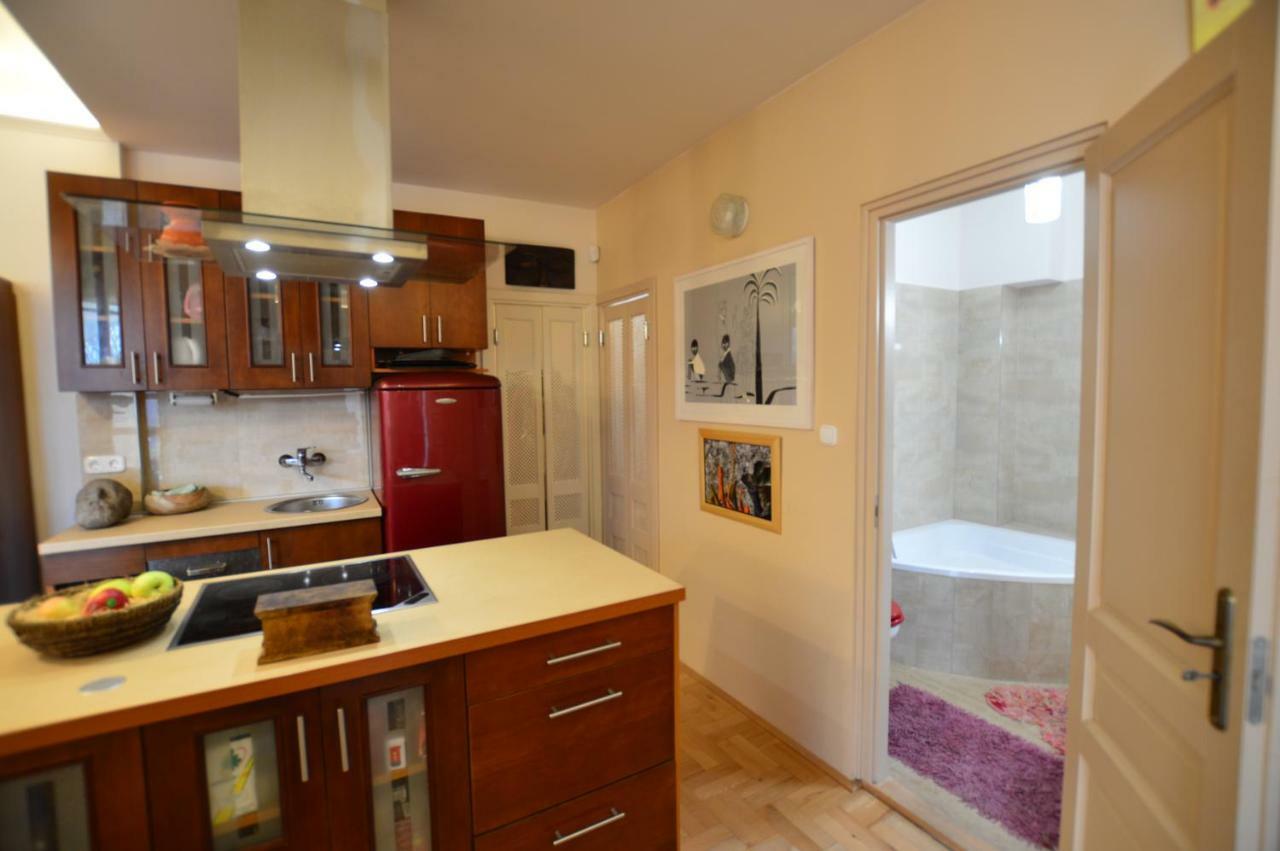 Art Styles Boutique Apartment เซนเทนแดร ภายนอก รูปภาพ